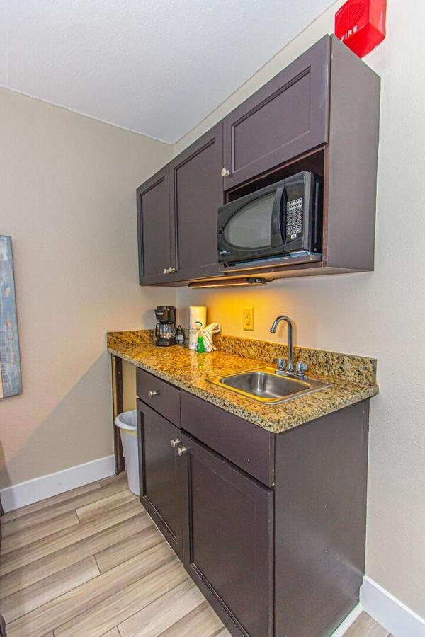 Landmark Resort King Suite Unit 710 Beautifully Updated Sleeps 4 Myrtle Beach Exterior foto